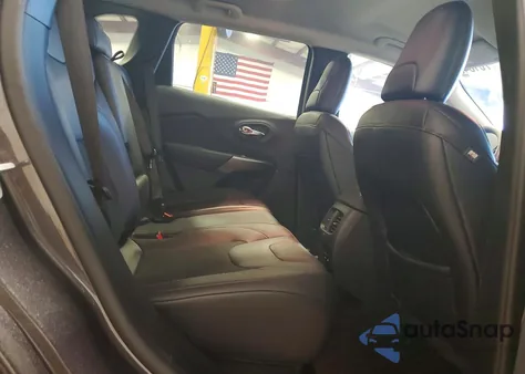 2020 Jeep Cherokee Latitude Plus z USA, uszkodzony, nr VIN 1C4PJMLB7LD618218